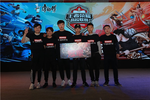 伊萨克到来-红军的首发怎么排？（伊萨克入队，红军首发该如何搭配？）